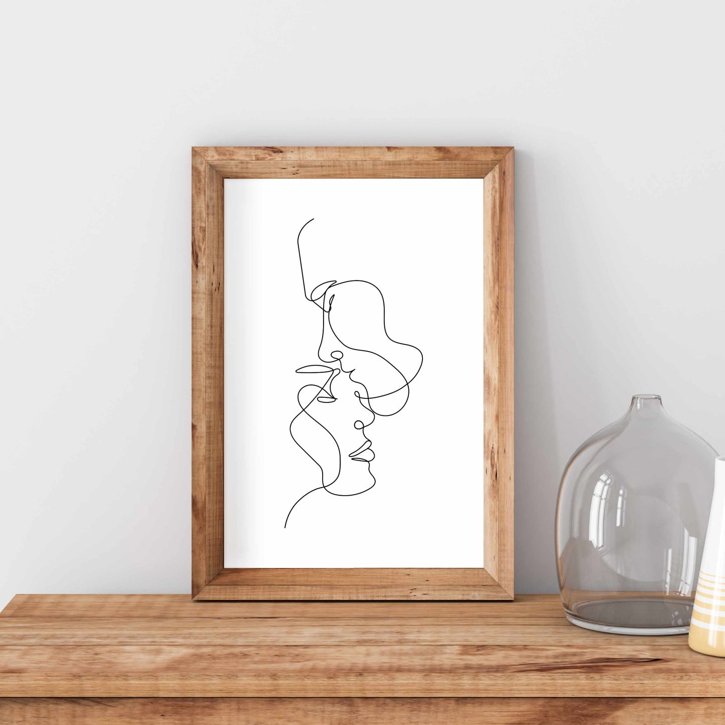 Printed Couple Kiss Line Art